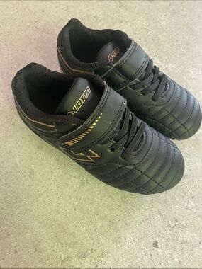• Foot shoes toddler Lotto (9T/c)